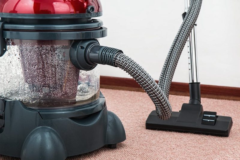 vacuum-cleaner-carpet-cleaner